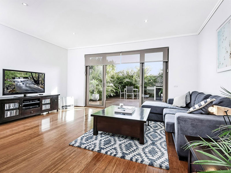 Auction Bidding in St Peters, Sydney - Living Room