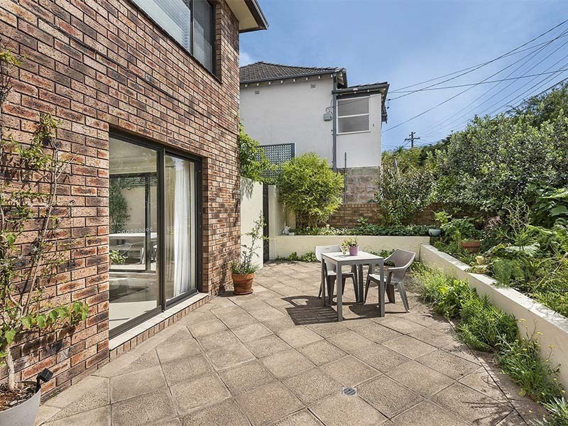 Home Buyer in Clovelly Beach, Sydney - Front Courtyard