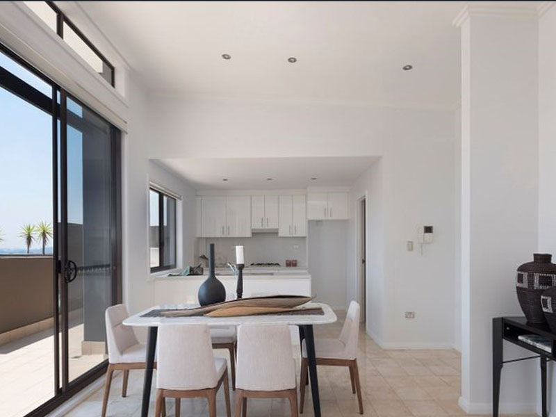 Auction Bidding in Pymble, Sydney - Dining