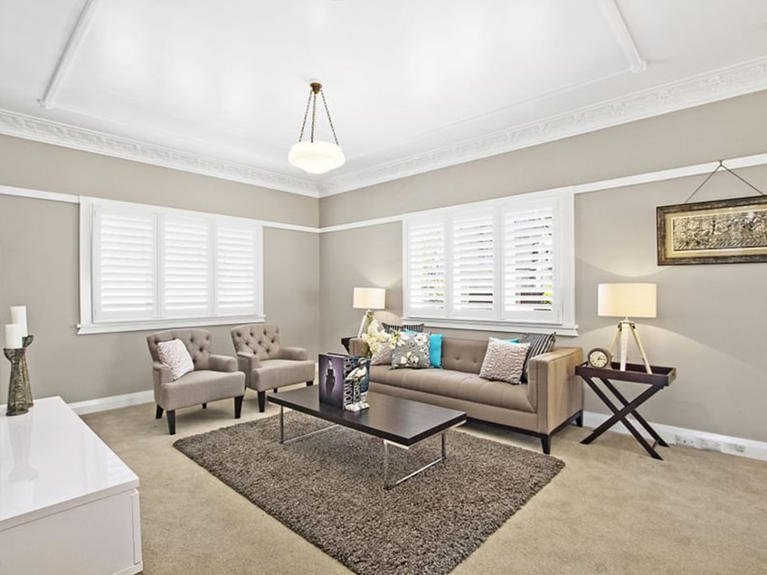 Auction Bidding in Bondi Junction, Sydney - Family Room