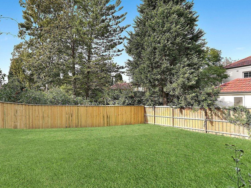Auction Bidding in Cammeray, Sydney - Terrace