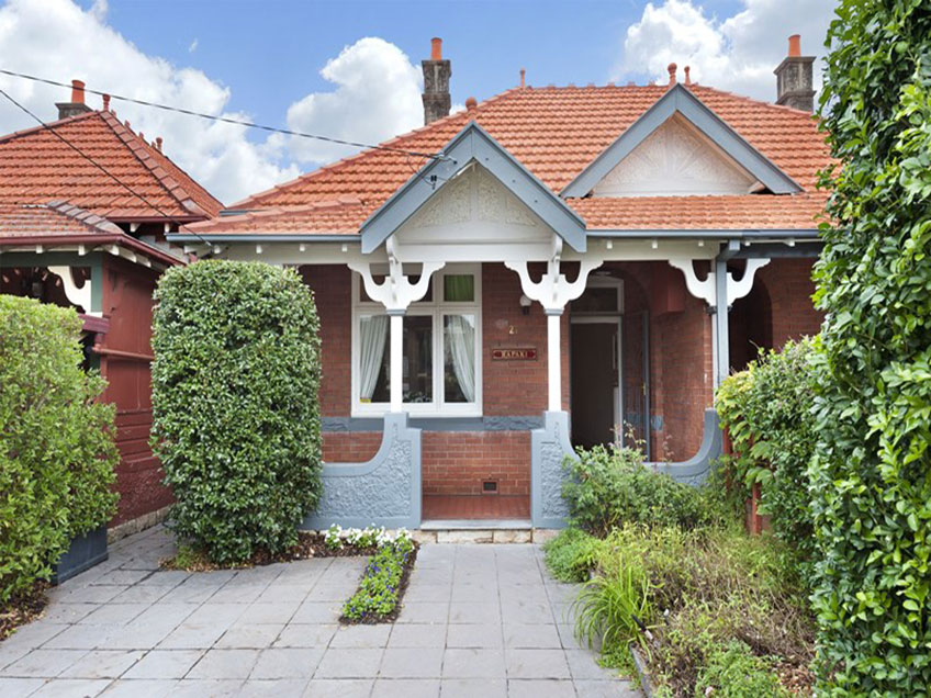 Auction Bidding in Drummoyne, Sydney - Front House